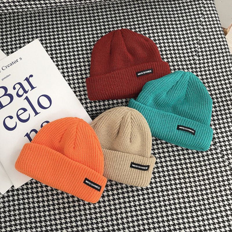 Unisex Akrylowy Wzór Literowy Etykieta Z Tkaniny CZapka Z Dzianiny CZapka Z Dzianiny Hip-hopowa Zimowa Ciepła CZapka Z CZaszką CZapka Beanie