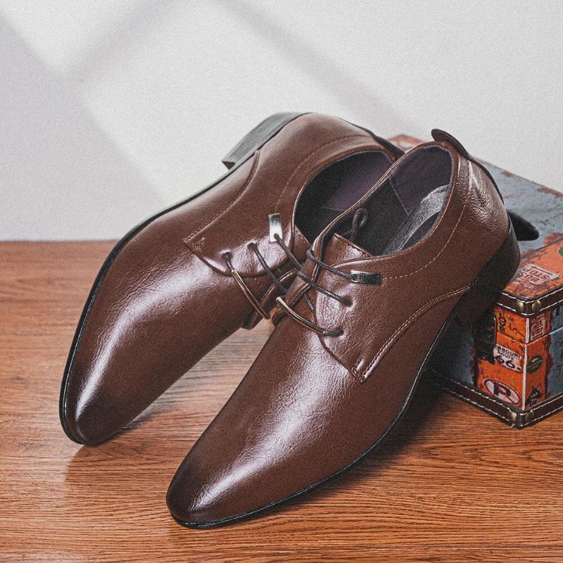 Mężczyźni Skórzany Oddychający Szpiczasty Nosek Miękki Dół Zasznurować Sukienka W Stylu Vintage Casual Business Buty