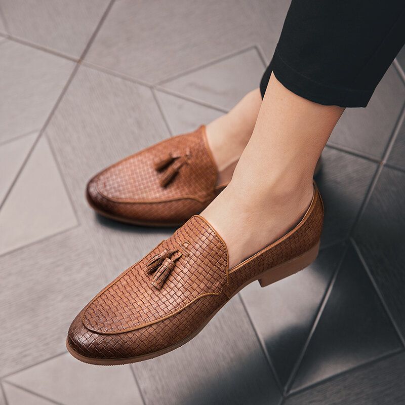 Mężczyźni Tkane Detale Tassel Decor Wygodne Slip On Business Casual Delikatne Buty