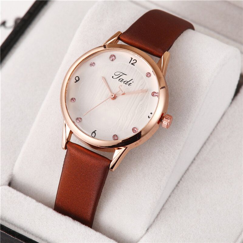 Fashion Casual Eleganckie Sportowe Damskie Zegarki Skórzany Pasek Dial Rose Gold Wrist Alloy Case Zegarek Kwarcowy