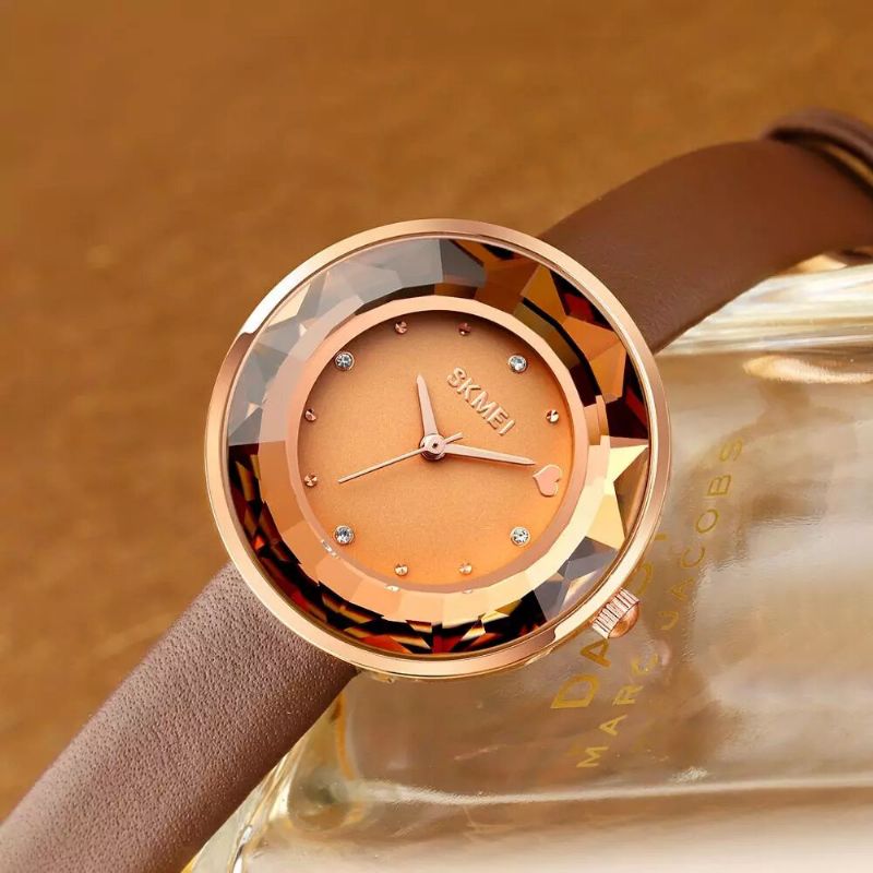 Fashion Damskie Watch Trójwymiarowe Lusterko Tnące Proste Małe Tarcze Lady Quartz Watch