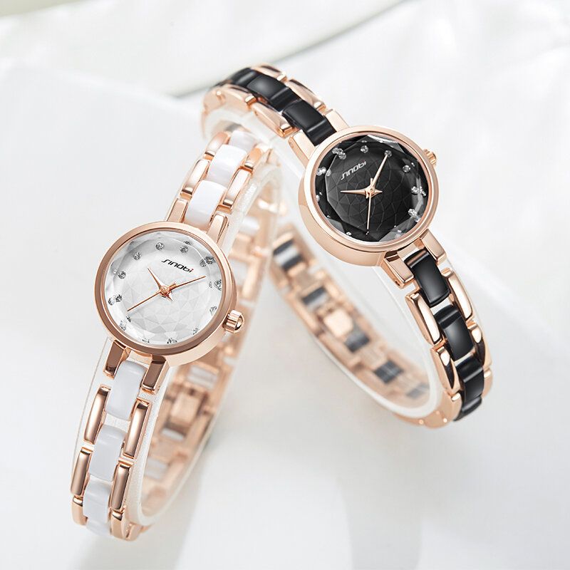 Kobiety Proste Trzy-pinowe Kryształowe Diamenty Dial Fashion Ceramiczny Stalowy Pasek Kwarcowy Zegarek